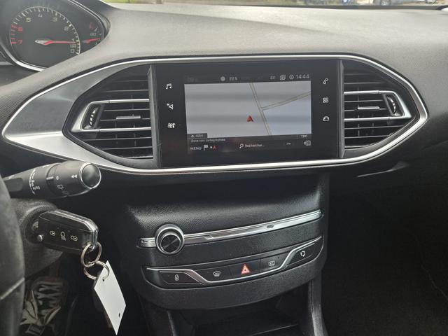 Peugeot 308 Allure Business/1 Jahr Garantie/ 1.Hand 