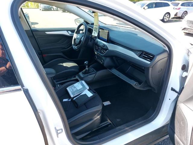 Ford Focus Cool /1 Jahr Garantie/TÜV Neu /1.Hand/NAVI 