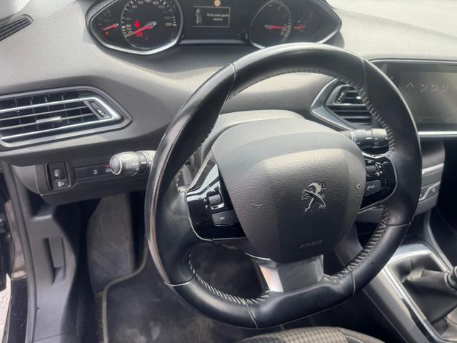 Peugeot 308 Access/ 1 Jahr Garantie/TÜV NEU 
