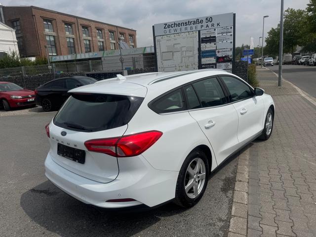 Ford Focus Cool /1 Jahr Garantie/TÜV Neu /1.Hand/NAVI 