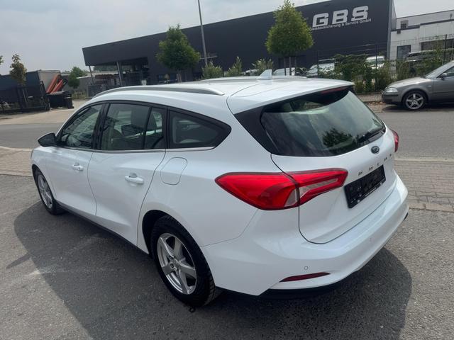 Ford Focus Cool /1 Jahr Garantie/TÜV Neu /1.Hand/NAVI 