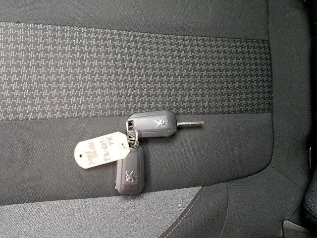 Peugeot 3008 Active Business /1.Hand/NAVI/SHZ/PDC 
