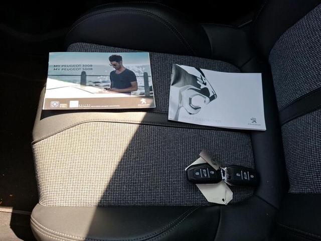 Peugeot 5008 Allure Business/7 Sitzer /1.Hand/ 1 Jahr Garantie/ TÜV NEU/Kamera/ NAVI/PDC 