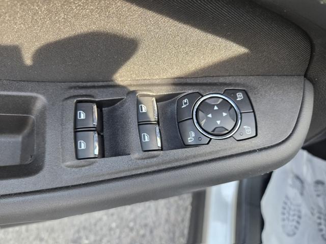 Ford S-MAX TÜV NEU /Kamera/NAVI/SHZ 