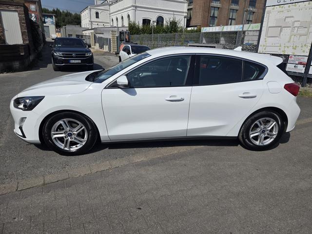 Ford Focus Cool 1.Hand/1 Jahr Garantie/ TÜV NEU 