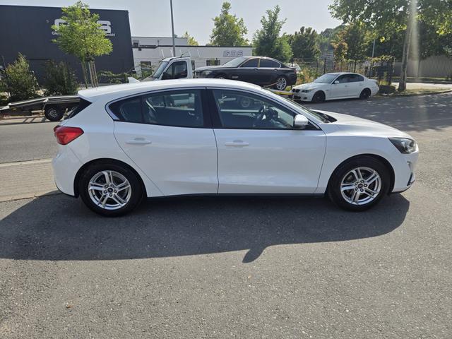 Ford Focus Cool 1.Hand/1 Jahr Garantie/ TÜV NEU 