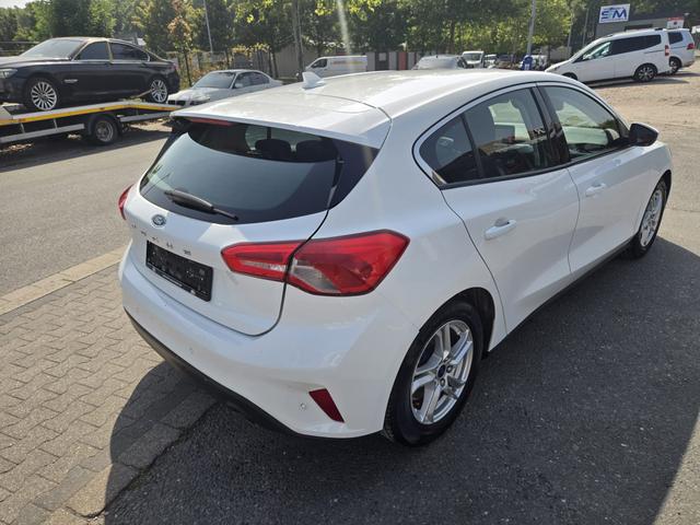 Ford Focus Cool 1.Hand/1 Jahr Garantie/ TÜV NEU 