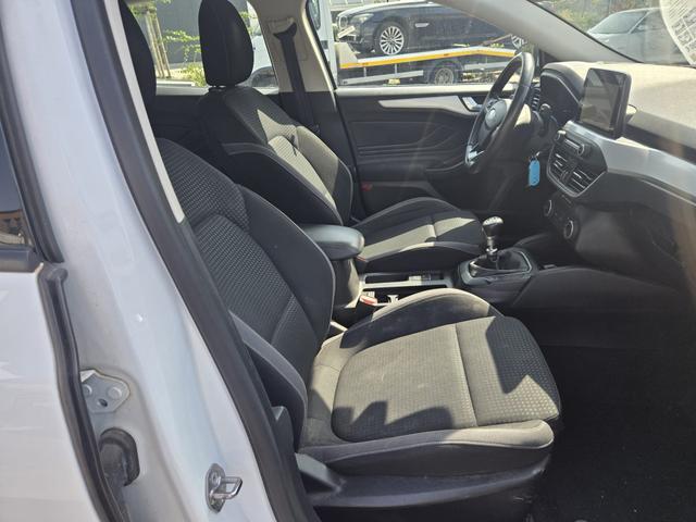 Ford Focus Cool 1.Hand/1 Jahr Garantie/ TÜV NEU 