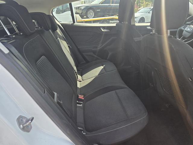 Ford Focus Cool 1.Hand/1 Jahr Garantie/ TÜV NEU 