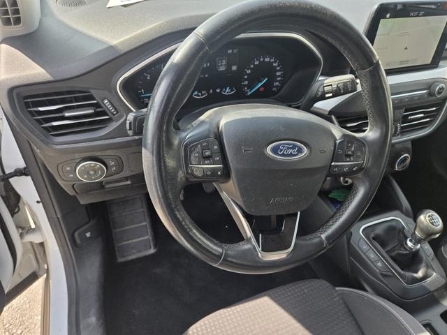 Ford Focus Cool 1.Hand/1 Jahr Garantie/ TÜV NEU 