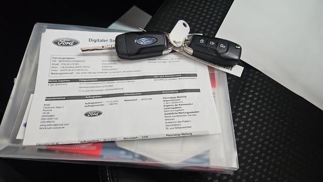 Ford Focus Cool /1 Jahr Garantie/TÜV Neu /1.Hand/NAVI 