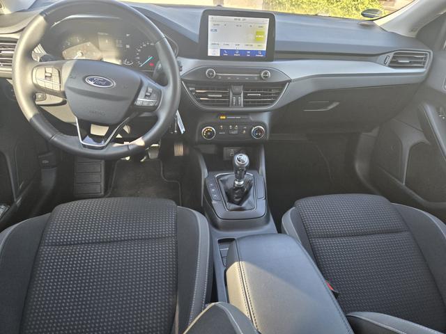 Ford Focus Cool /1 Jahr Garantie/TÜV Neu /1.Hand/NAVI 
