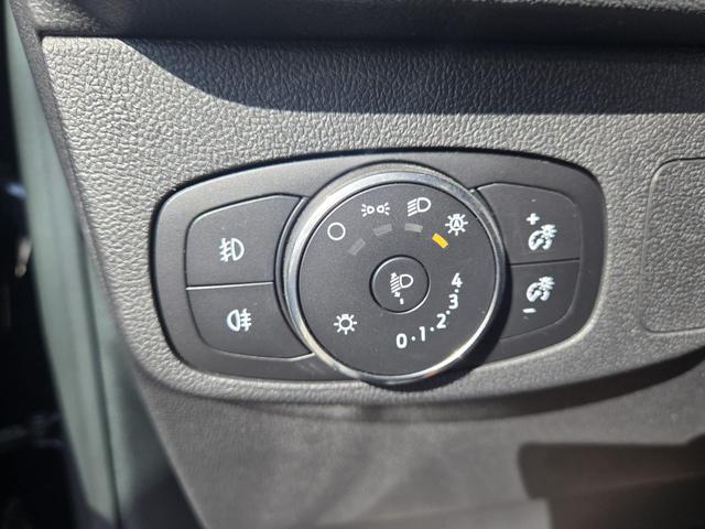 Ford Focus Cool /1 Jahr Garantie/TÜV Neu /1.Hand/NAVI 