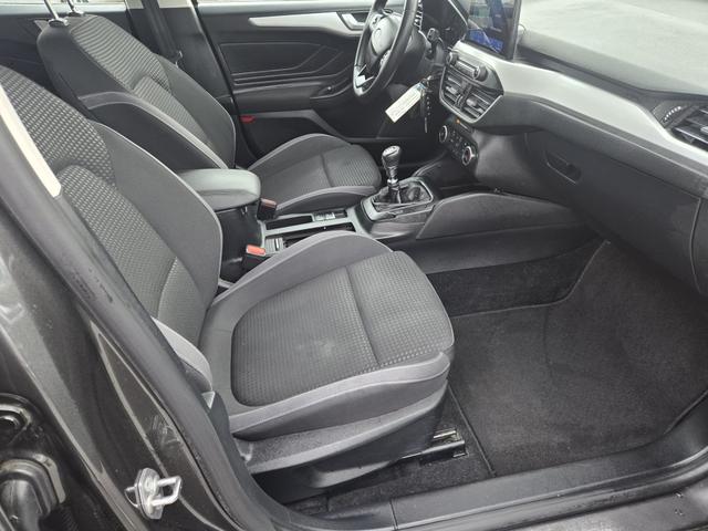 Ford Focus Cool /1 Jahr Garantie/TÜV Neu /1.Hand/Kamera 