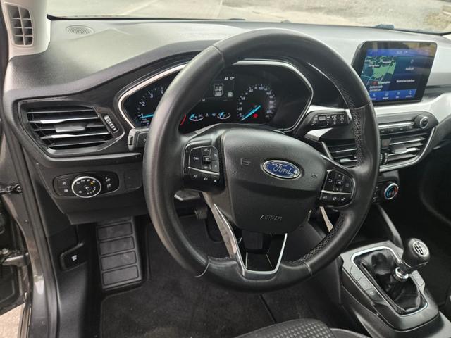 Ford Focus Cool /1 Jahr Garantie/TÜV Neu /1.Hand/Kamera 