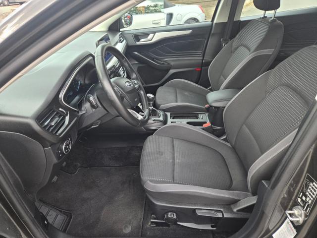 Ford Focus Cool /1 Jahr Garantie/TÜV Neu /1.Hand/Kamera 