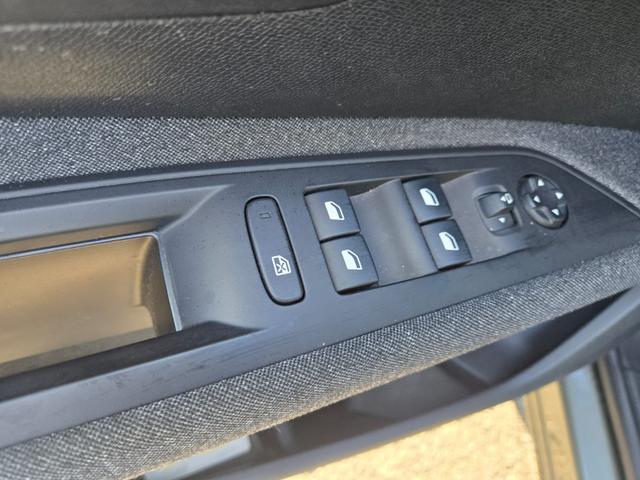 Peugeot 5008 Active Business/7 Sitzer /1.Hand/ 1 Jahr Garantie/ TÜV NEU/Kamera/ NAVI/PDC 