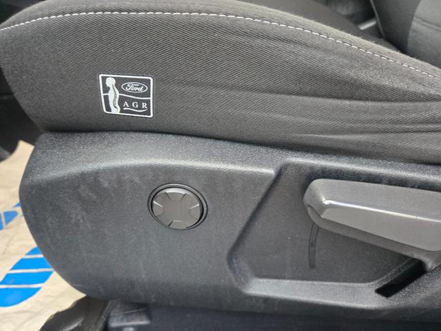 Ford S-MAX TÜV NEU /Kamera/NAVI/SHZ 