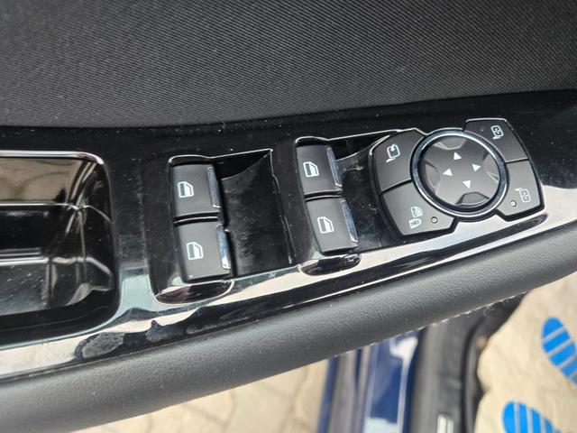 Ford S-MAX TÜV NEU /Kamera/NAVI/SHZ 