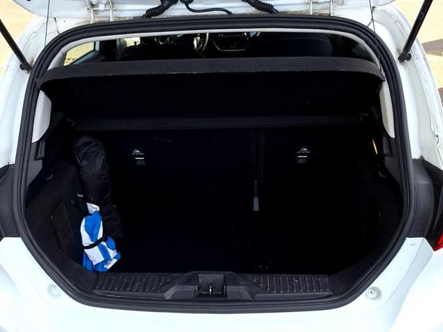 Ford Fiesta Titanium/1. HAND/ 1 Jahr Garantie / TÜV NEU /Kamera 
