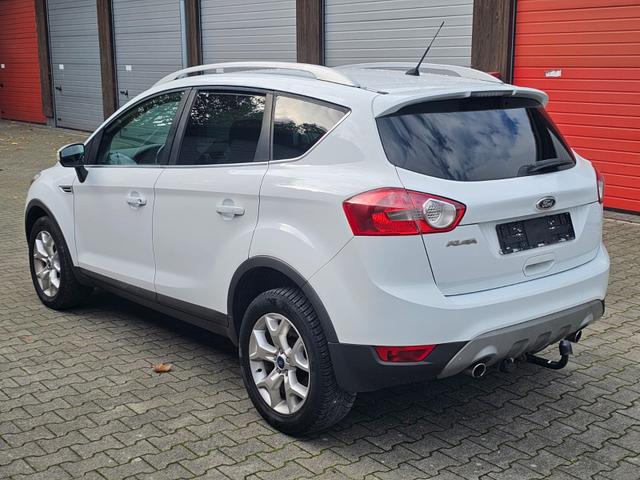 Ford Kuga Champions Edition 