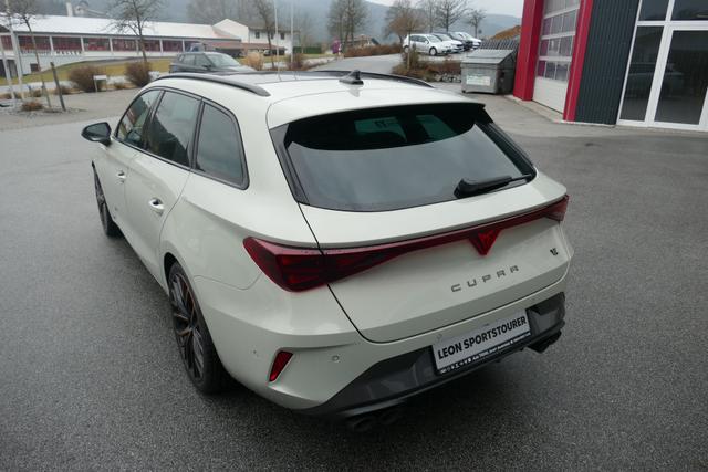 Cupra Leon ST VZ 2.0 TSI DSG 4Drive 333 PS Facelift AHK 19"Mistral Copper Pano Matrix Navi 5JG 