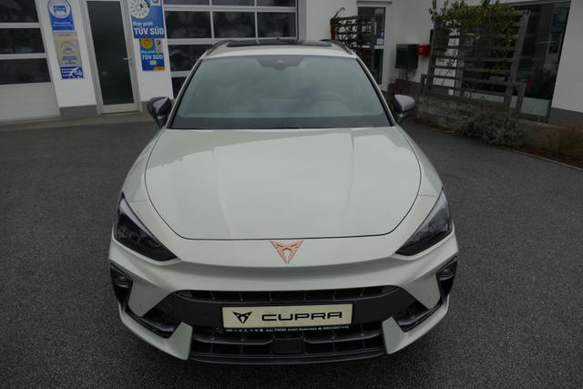 Cupra Leon ST VZ 2.0 TSI DSG 4Drive 333 PS Facelift AHK 19"Mistral Copper Pano Matrix Navi 5JG 