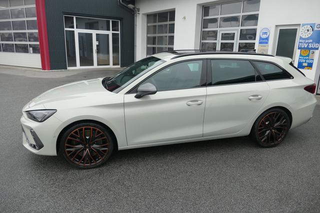 Cupra Leon ST VZ 2.0 TSI DSG 4Drive 333 PS Facelift AHK 19"Mistral Copper Pano Matrix Navi 5JG 