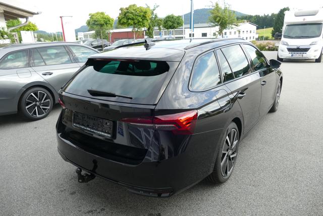 Skoda Octavia Combi Sportline 2.0 TSI 4x4 DSG 204 PS AHK NAVI el.H. Virtual Pedal 18" Vega Kamera ACC SHZ Digital Cockpit Emergency+Stau Assist 