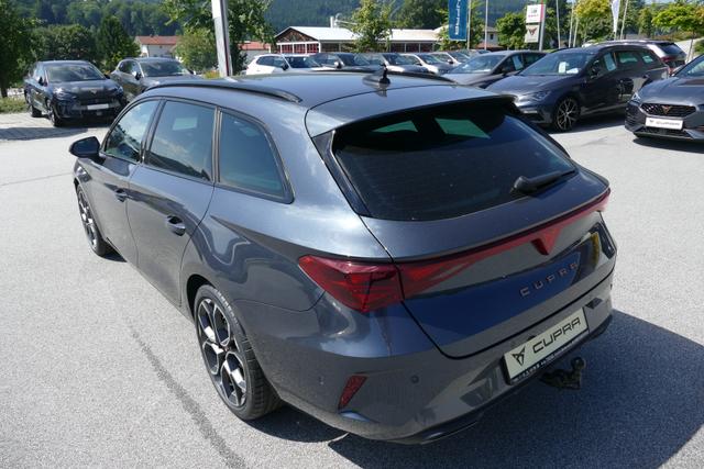 Cupra Leon 2.0 TSI DSG 204 PS 4Drive Facelift AHK Navi Dynamic Design 18" Windstorm Kamera Virtual Pedal Parklenk Edge Paket Intelligent Drive SHZ LHZ 5JG elektr. Fahrersitz Allrad 