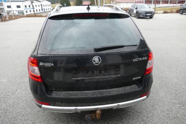 Skoda Octavia Scout 2.0 TDI 4x4 Allrad AHK NAVI Kamera PCD vo+hi Bi-Xenon Alcantara/Leder 