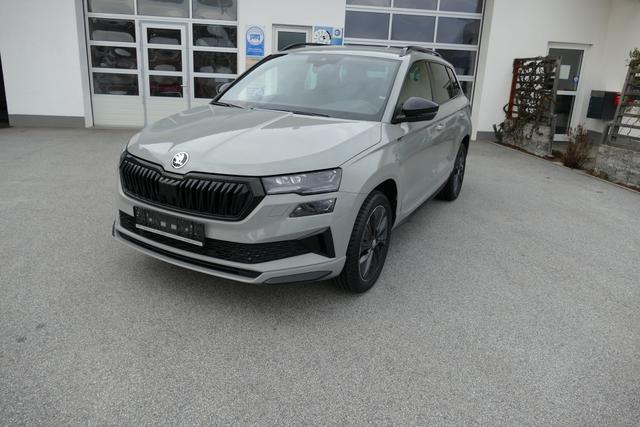 Skoda Karoq Sportline 1.5 TSI DSG 150 PS AHK DCC Virtualles Pedal el.H. Matrix-LED Navi Dopp. Ladeboden Notrad Virtual Cockpit SHZ beh.Lenkrad ACC Facelift 