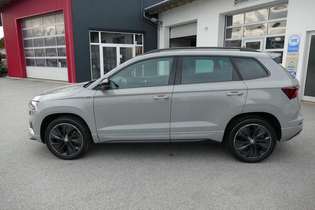 Skoda Karoq Sportline 1.5 TSI DSG 150 PS AHK DCC Virtualles Pedal el.H. Matrix-LED Navi Dopp. Ladeboden Notrad Virtual Cockpit SHZ beh.Lenkrad ACC Facelift 