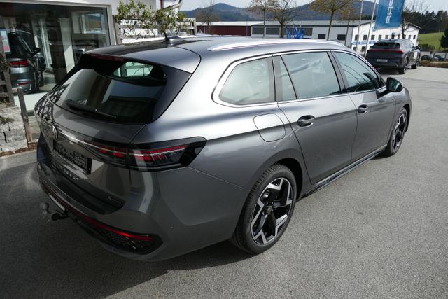 Volkswagen Passat Variant 2.0 TSI DSG 265 PS R-Line 4Motion 4x4 AHK Navi Head-Up SHZ Matrix Kamera Virtual Pedal Parklenk Neuwagen 
