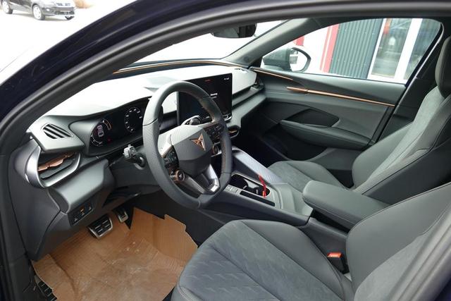 Cupra Terramar 1.5 e-TSI 150 PS DSG AHK 19" Cosmic Dinamica Dynamic Design Edge Paket 5JG 