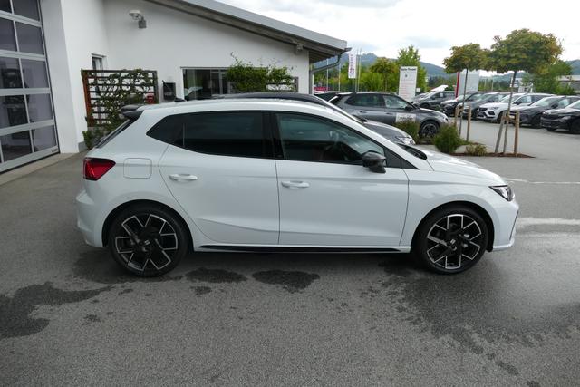 Seat Ibiza FR 1.5 TSI DSG 150 PS Facelift Black Paket 10 Jahre Garantie bis 200.000 km 18" Alu Sportschalensitze Sportfahrwerk -15 mm Digital Cockpit 10" LED SHZ ACC Assistenz-M Kamera Ladeboden Armlehne Connectivity Box 