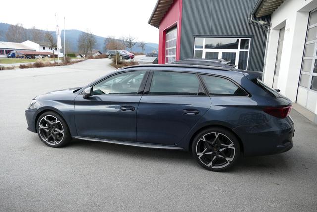 Cupra Leon Sportstourer ST 2.0 TSI DSG 4Drive 204 PS AHK Matrix Sennheiser 19" Polar Seitenschweller Dynamic Design Navi SHZ Intelligent Drive Edge Paket 5JG 
