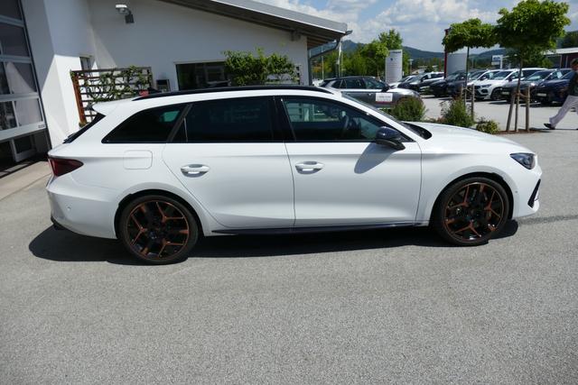 Cupra Leon Sportstourer ST VZ Extreme 2.0 TSI DSG 4Drive 333 PS Facelift AHK Pano 19"HailstormCopper Matrix Navi 5JG 