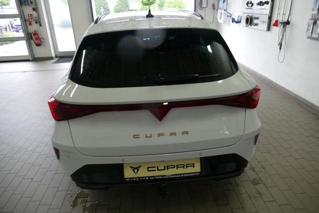 Cupra Leon Sportstourer ST 2.0 TSI DSG 4Drive 204 PS AHK Matrix 19" Mistral Kupfer Dynamic Design Navi SHZ Intelligent Drive Edge Paket 5JG 