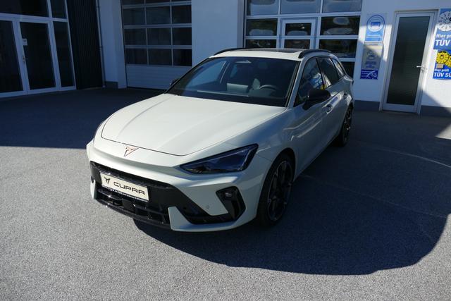 Cupra Leon - Sportstourer ST 2.0 TSI DSG 4Drive 204 PS Panorama AHK Matrix 19" Polar Dynamic Design Navi SHZ Intelligent Drive Edge Paket 5JG