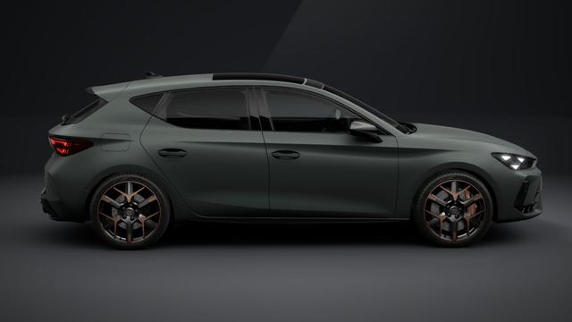 Cupra Leon VZ Extreme 2.0 TSI DSG 300 PS Pano 19"HailstormCopper Matrix Navi 5JG Carbon Spiegelkappen schwarz 