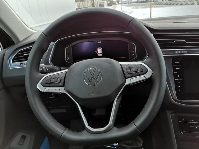 Lagerfahrzeug Volkswagen Tiguan - 2.0 TDI Elegance 4Motion Navi AHK Pano