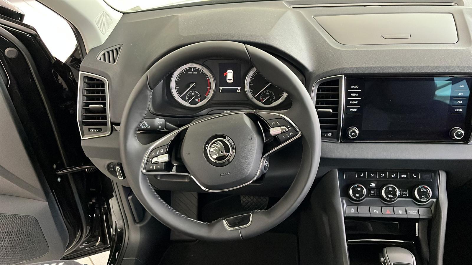 Skoda Karoq 1.5 TSI DSG Style App Navi ACC PDC v+hSkoda // günstig kaufen