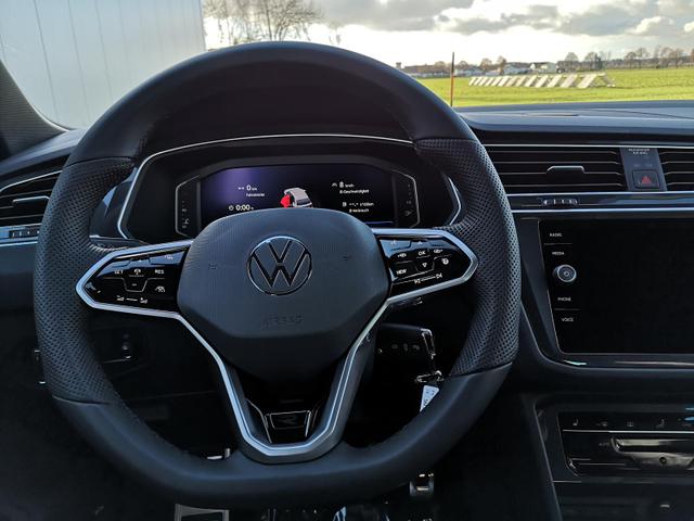 Volkswagen Tiguan R-Line 2.0TDI DSG AHK Navi Cockpit 