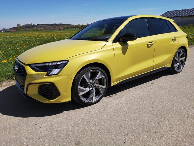 Gebrauchtfahrzeug Audi S3 - Sportback Matrix Pano GV5 19 Zoll ACC B&O Fahrwerk