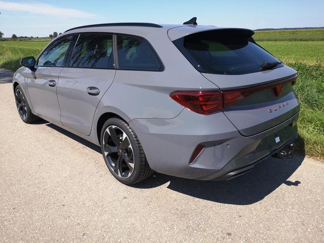 Cupra Leon Sportstourer 2.0 TSI 245 kW 4Drive VZ Kombi 2.0TSI DSG 4x4 AHK GV5 Matrix el. Hk Pano Navi Sound 