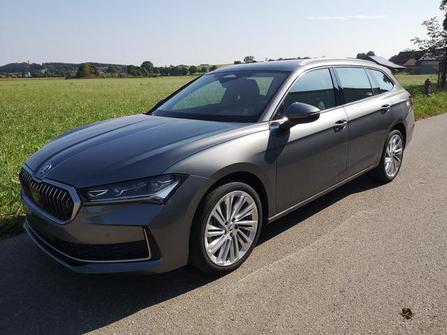 Skoda Superb Combi - 2.0 TDI 142 kW 4x4 Selection Kombi DSG Vorlauffahrzeuge