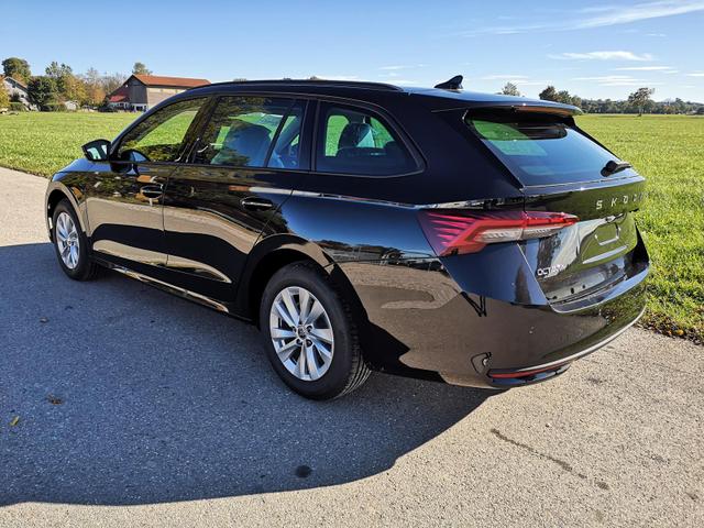 Skoda Octavia Combi 2.0 TDI 110 kW Selection Kombi DSG AHK Navi GV5 