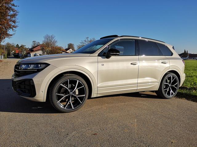 Volkswagen Touareg - 3.0 TDI 210 kW 4Motion R-Line V6 UPE 113.880 € Vorlauffahrzeuge