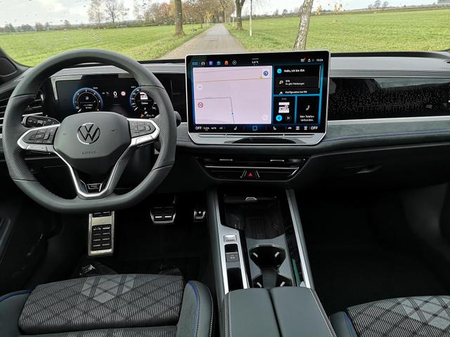 Volkswagen Passat Variant 2.0 TDI 142 kW 4Motion R-Line DSG Head Up AHK Navi 